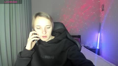 Snapshot of rousereed chatting on December 3, 7:21 am Rouse online show from December 3, 7:21 am