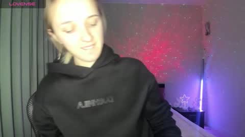 Snapshot of rousereed chatting on December 4, 5:55 pm Rouse online show from December 4, 5:55 pm