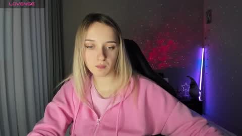 Snapshot of rousereed chatting on December 5, 1:49 pm Rouse online show from December 5, 1:49 pm