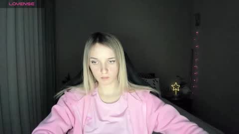 Snapshot of rousereed chatting on December 5, 4:55 pm Rouse online show from December 5, 4:55 pm