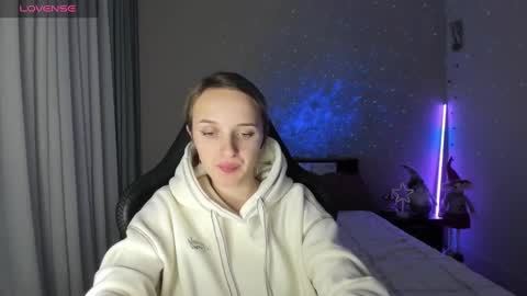 Snapshot of rousereed chatting on December 6, 4:38 pm Rouse online show from December 6, 4:38 pm