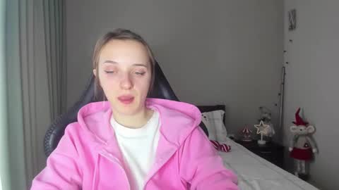 Snapshot of rousereed chatting on December 10, 8:40 am Rouse online show from December 10, 8:40 am