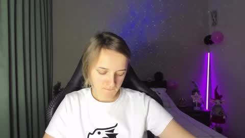 Snapshot of rousereed chatting on December 13, 3:43 pm Rouse online show from December 13, 3:43 pm