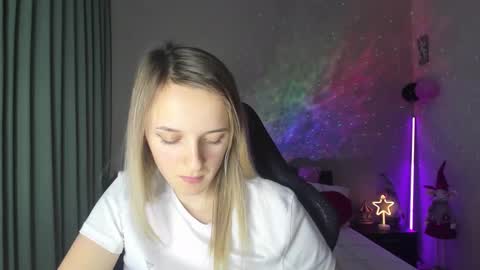 Snapshot of rousereed chatting on December 18, 6:46 pm Rouse online show from December 18, 6:46 pm