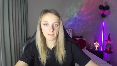 Snapshot of rousereed chatting on December 19, 1:18 pm Rouse online show from December 19, 1:18 pm