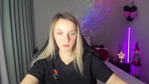 Snapshot of rousereed chatting on December 19, 4:46 pm Rouse online show from December 19, 4:46 pm