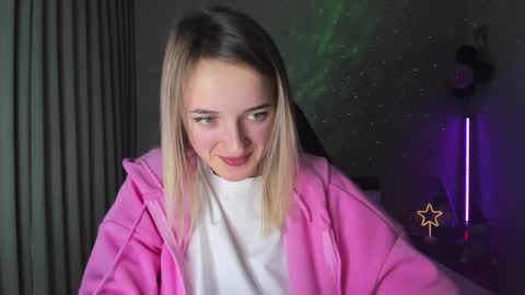 Snapshot of rousereed chatting on December 22, 10:49 am Rouse online show from December 22, 10:49 am