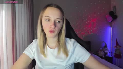 Snapshot of rousereed chatting on January 5, 10:10 am Rouse online show from January 5, 10:10 am