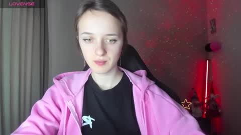 Snapshot of rousereed chatting on February 10, 7:04 am Rouse online show from February 10, 7:04 am