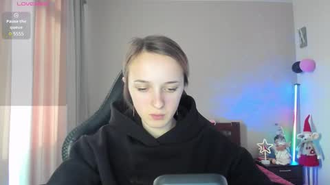 Snapshot of rousereed chatting on February 12, 1:37 pm Rouse online show from February 12, 1:37 pm