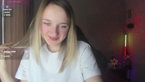 Snapshot of rousereed chatting on February 15, 10:33 am Rouse online show from February 15, 10:33 am