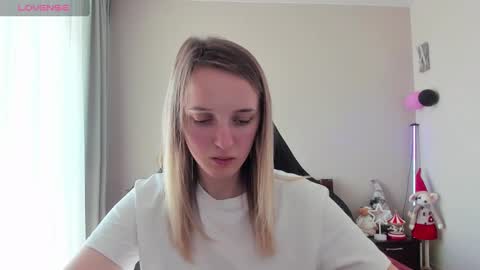 Snapshot of rousereed chatting on February 17, 10:29 am Rouse online show from February 17, 10:29 am