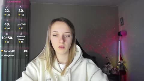 Snapshot of rousereed chatting on February 20, 7:34 am Rouse online show from February 20, 7:34 am