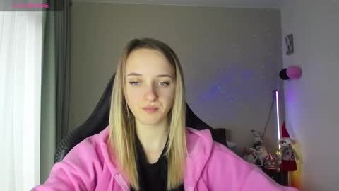 Snapshot of rousereed chatting on February 27, 1:38 pm Rouse online show from February 27, 1:38 pm