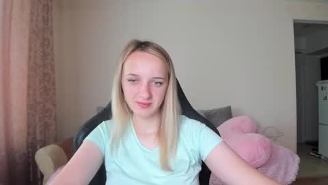 Snapshot of rousereed chatting on September 21, 6:37 am Rouse online show from September 21, 6:37 am