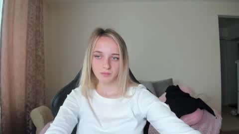 Snapshot of rousereed chatting on September 22, 6:37 am Rouse online show from September 22, 6:37 am