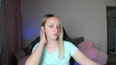 Snapshot of rousereed chatting on September 23, 12:08 pm Rouse online show from September 23, 12:08 pm