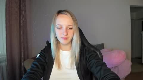 Snapshot of rousereed chatting on October 3, 12:13 pm Rouse online show from October 3, 12:13 pm