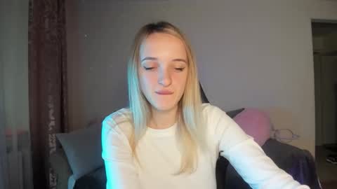 Snapshot of rousereed chatting on October 11, 7:07 am Rouse online show from October 11, 7:07 am