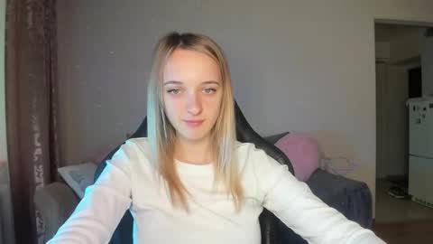 Snapshot of rousereed chatting on October 13, 6:24 am Rouse online show from October 13, 6:24 am