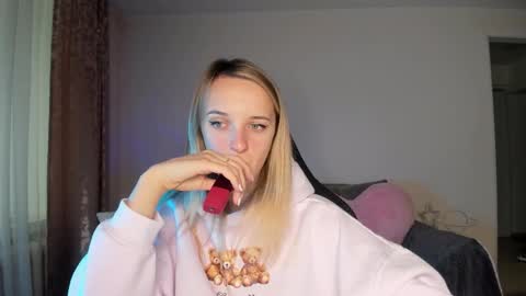 Snapshot of rousereed chatting on October 17, 11:57 am Rouse online show from October 17, 11:57 am