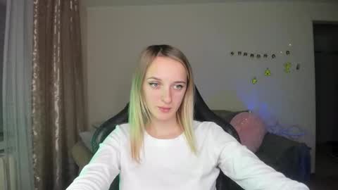 Snapshot of rousereed chatting on October 28, 3:47 pm Rouse online show from October 28, 3:47 pm