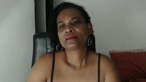 luxa online show from May 6, 10:04 pm