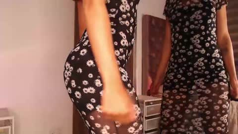 Rouss marie henao  online show from May 4, 11:28 am