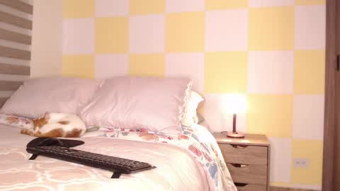 Rouss marie henao  online show from May 10, 8:58 pm