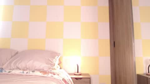 Rouss marie henao  online show from May 14, 1:29 pm