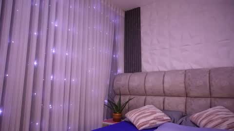 Snapshot of rousse_coup chatting on February 19, 7:21 pm Rosse and Miller online show from February 19, 7:21 pm