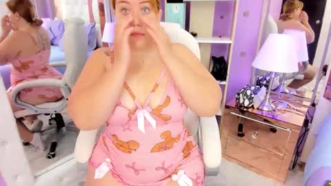 Snapshot of rousse_millers chatting on April 9, 12:10 pm Rousse online show from April 9, 12:10 pm