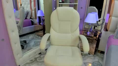 Snapshot of rousse_millers chatting on April 17, 12:19 pm Rousse online show from April 17, 12:19 pm