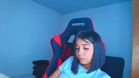 rousse_violet online show from November 10, 11:48 pm