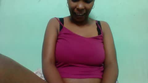 Snapshot of rovaelyah chatting on September 19, 4:18 pm rovaelyah online show from September 19, 4:18 pm