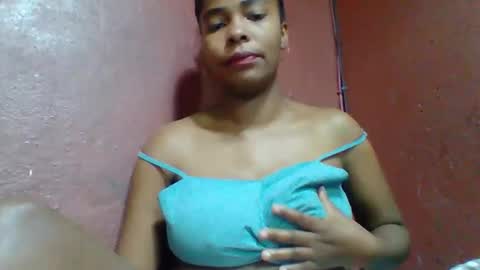 Snapshot of rovaelyah chatting on October 3, 6:21 am rovaelyah online show from October 3, 6:21 am