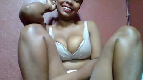 Snapshot of rovaelyah chatting on October 4, 6:44 am rovaelyah online show from October 4, 6:44 am