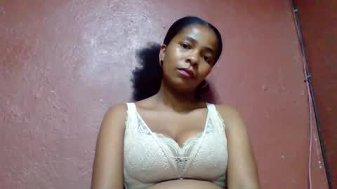 Snapshot of rovaelyah chatting on October 19, 3:18 am rovaelyah online show from October 19, 3:18 am