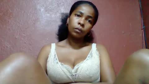 Snapshot of rovaelyah chatting on October 20, 2:45 am rovaelyah online show from October 20, 2:45 am