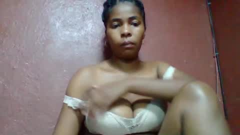 Snapshot of rovaelyah chatting on October 22, 2:39 pm rovaelyah online show from October 22, 2:39 pm