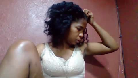 Snapshot of rovaelyah chatting on October 23, 2:44 am rovaelyah online show from October 23, 2:44 am