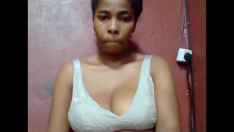 rovaelyah online show from March 15, 2:28 am