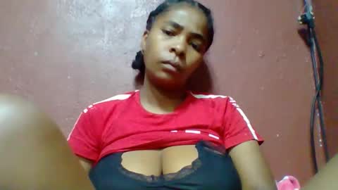 rovaelyah online show from May 2, 8:36 pm