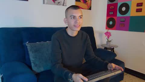 Snapshot of rowancley chatting on October 17, 2:41 pm Rowan online show from October 17, 2:41 pm