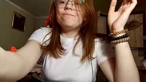 Snapshot of rowenapeavy chatting on February 10, 5:06 pm Amelia online show from February 10, 5:06 pm