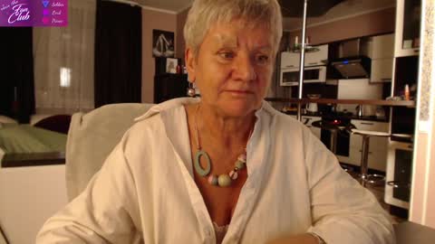 Snapshot of roxana_brooks chatting on December 11, 3:05 pm Roxana online show from December 11, 3:05 pm