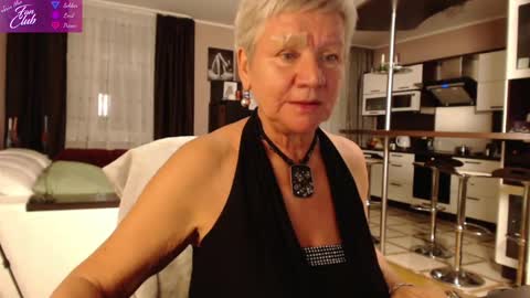 Snapshot of roxana_brooks chatting on December 13, 3:00 pm Roxana online show from December 13, 3:00 pm