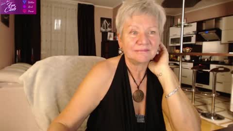 Snapshot of roxana_brooks chatting on December 16, 3:00 pm Roxana online show from December 16, 3:00 pm