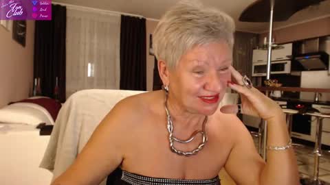 Snapshot of roxana_brooks chatting on December 27, 6:10 pm Roxana online show from December 27, 6:10 pm