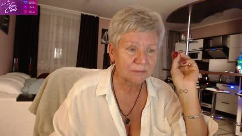 Snapshot of roxana_brooks chatting on December 28, 6:29 pm Roxana online show from December 28, 6:29 pm